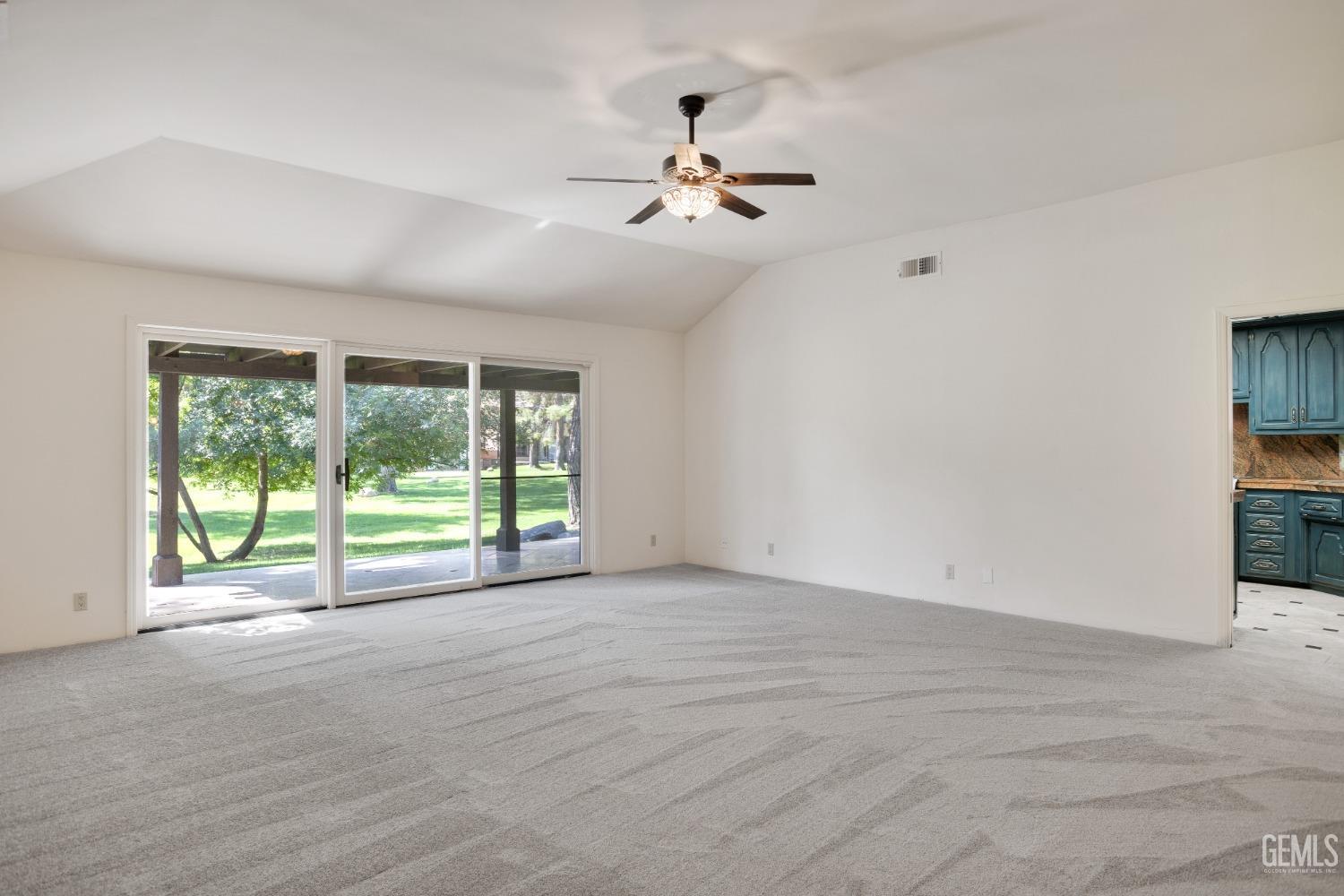 2323 Easthills Drive Unit: 39