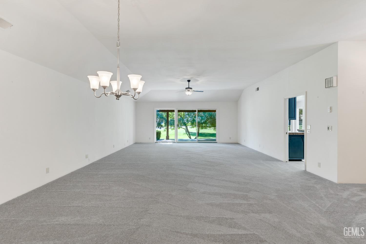 2323 Easthills Drive Unit: 39