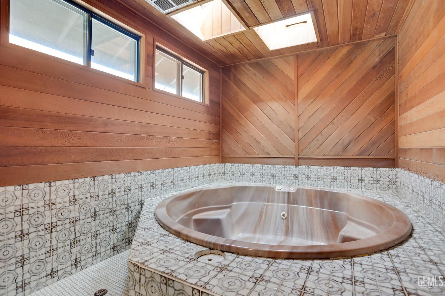 2323 Easthills Drive Unit: 39