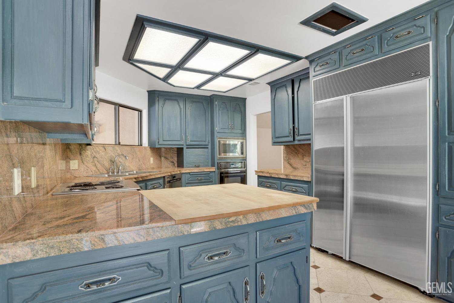 2323 Easthills Drive Unit: 39