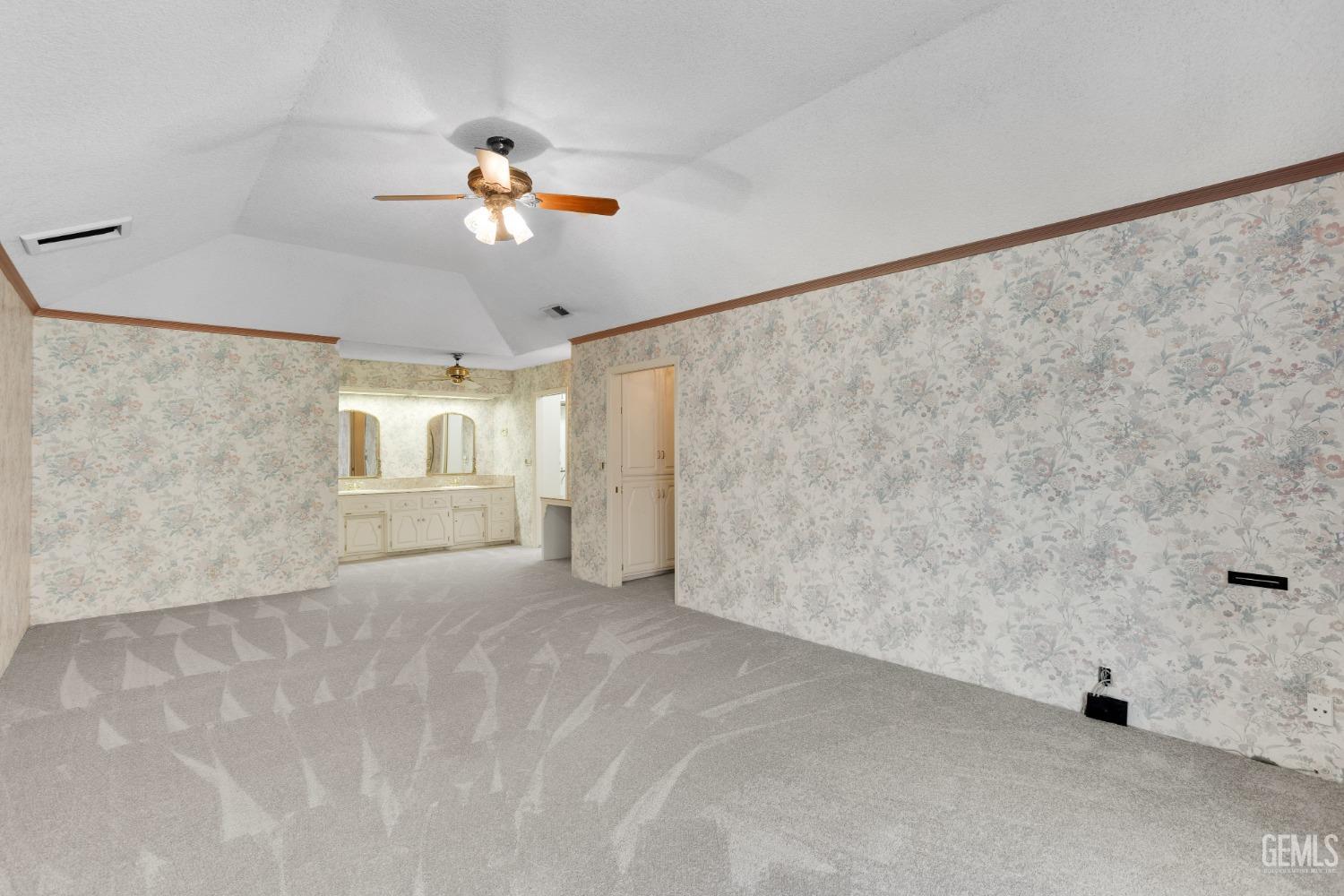 2323 Easthills Drive Unit: 39