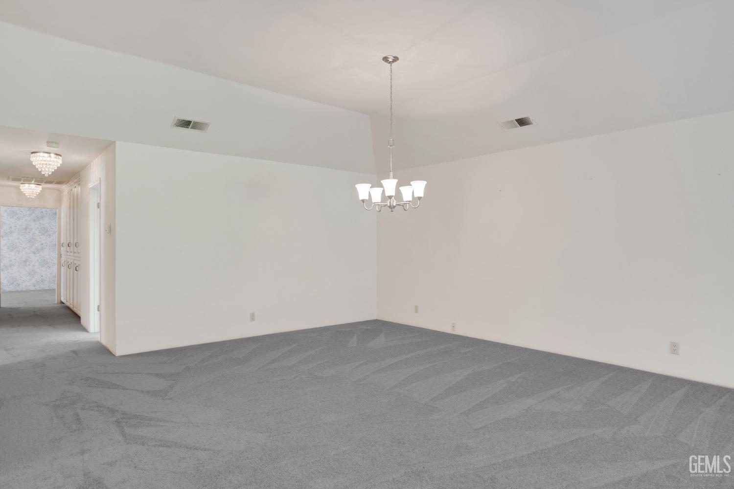 2323 Easthills Drive Unit: 39