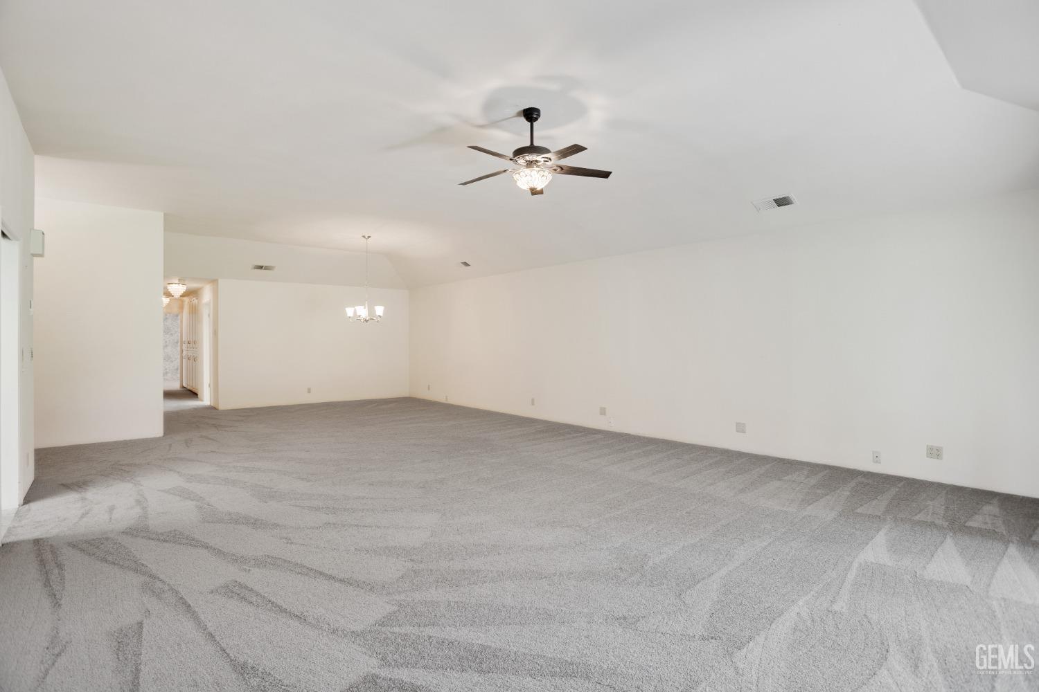 2323 Easthills Drive Unit: 39