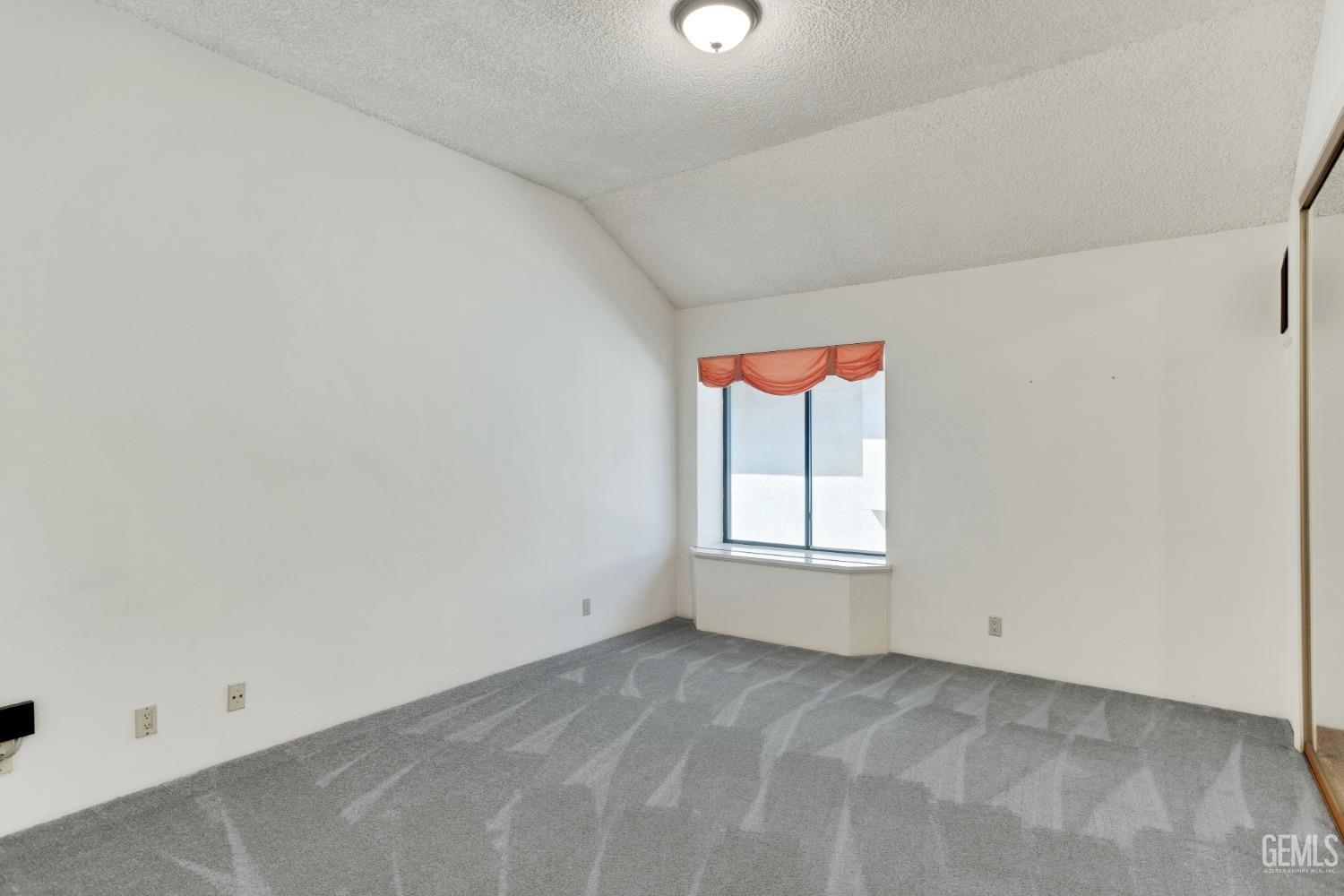 2323 Easthills Drive Unit: 39