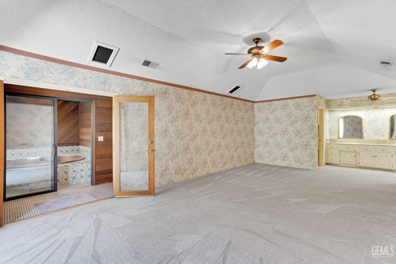 2323 Easthills Drive Unit: 39