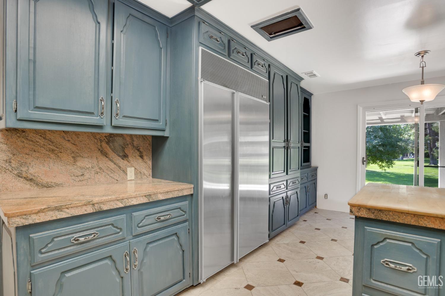 2323 Easthills Drive Unit: 39