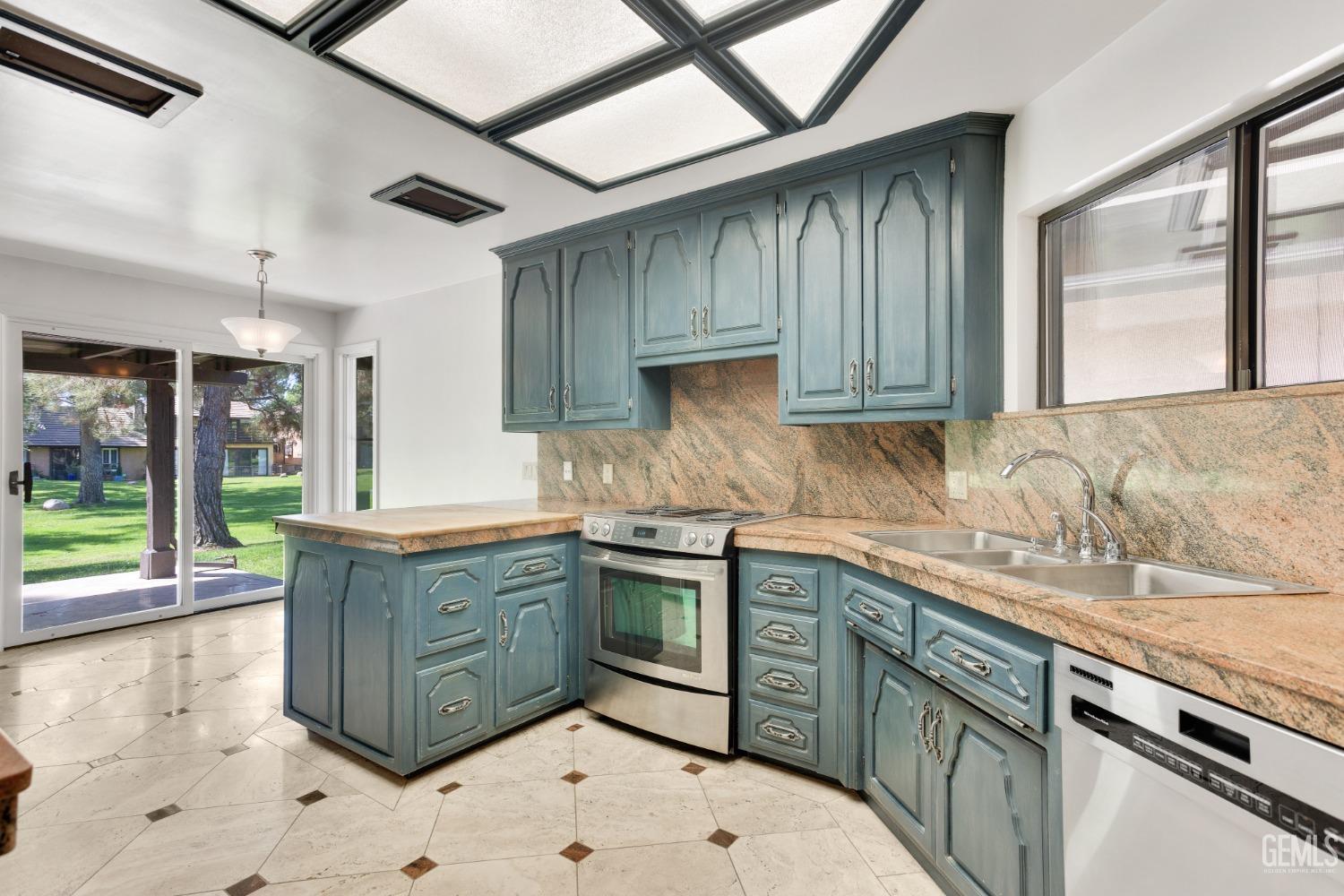 2323 Easthills Drive Unit: 39