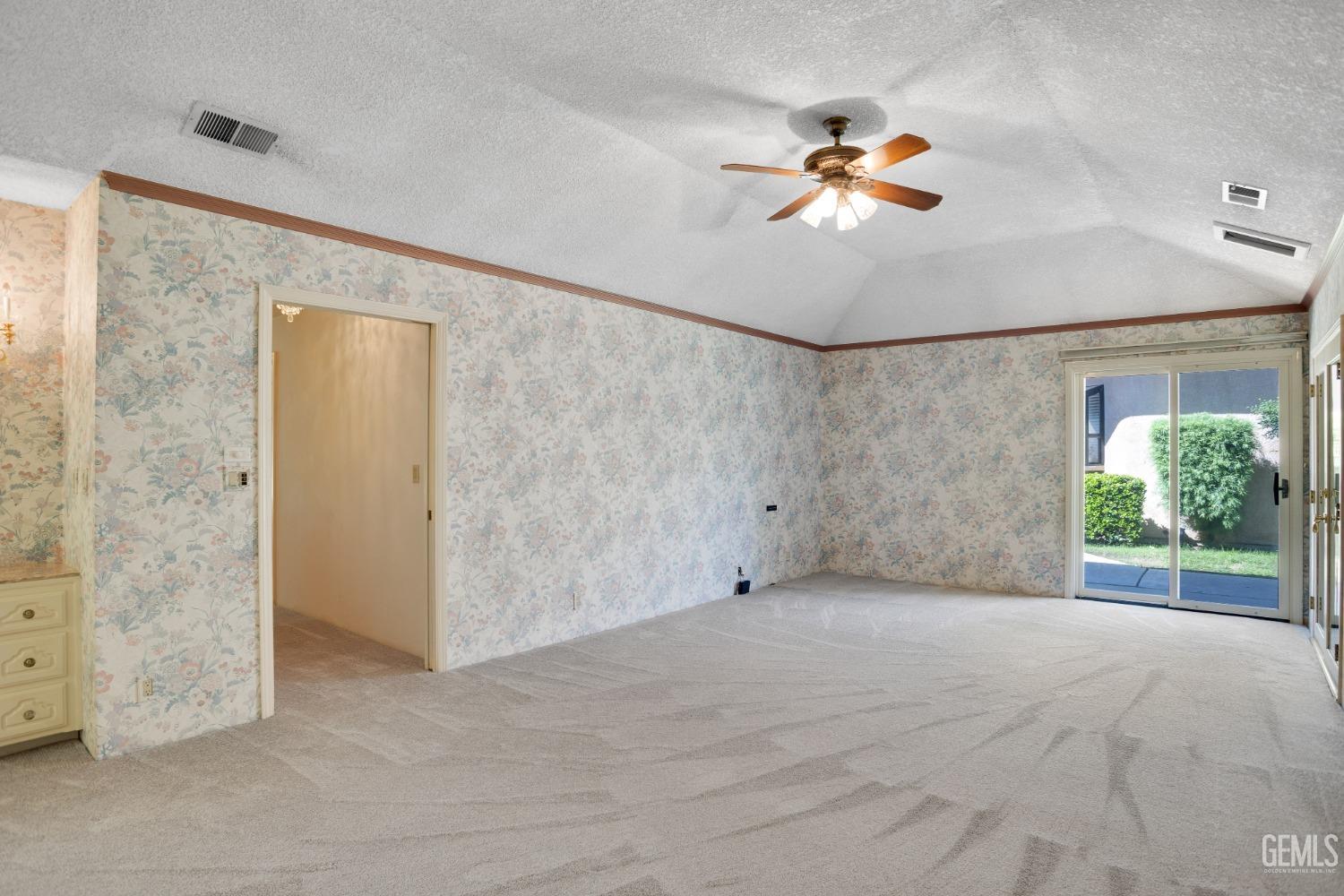 2323 Easthills Drive Unit: 39