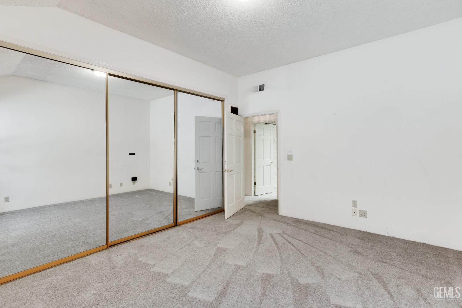 2323 Easthills Drive Unit: 39