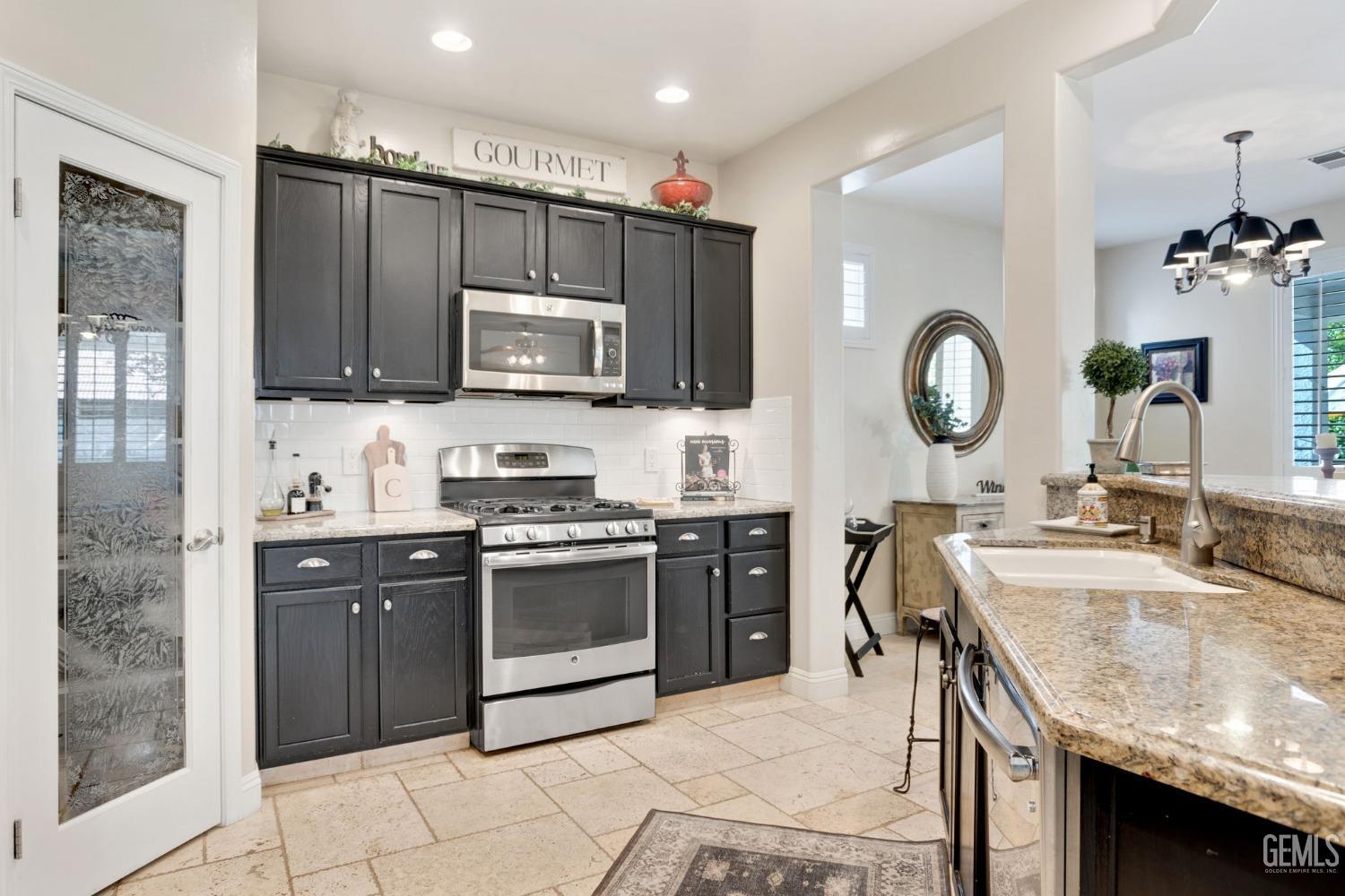 10000 Timeless Rose Court