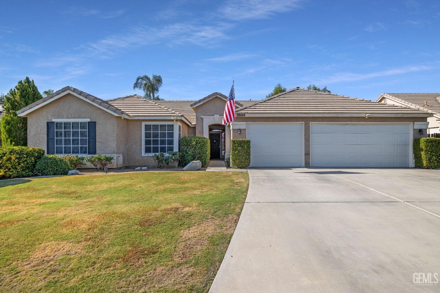 9804 Balvanera Avenue