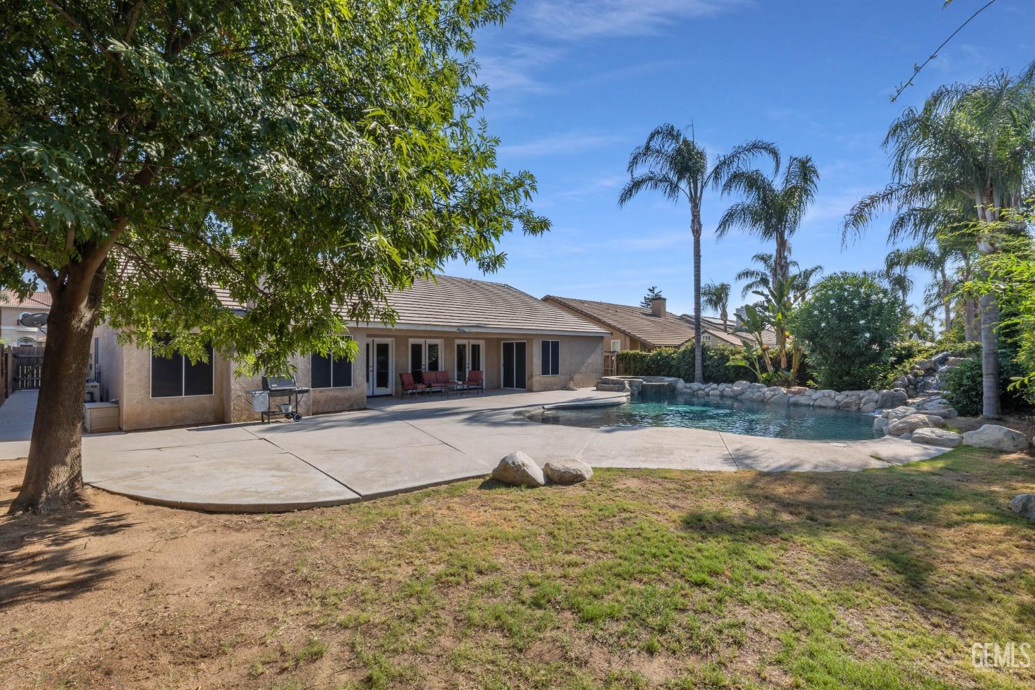 9804 Balvanera Avenue