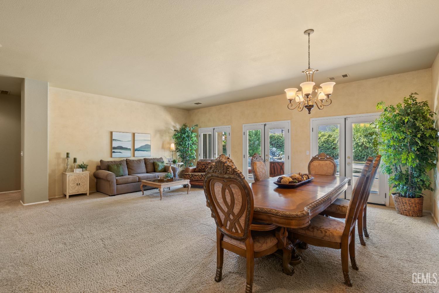 9804 Balvanera Avenue