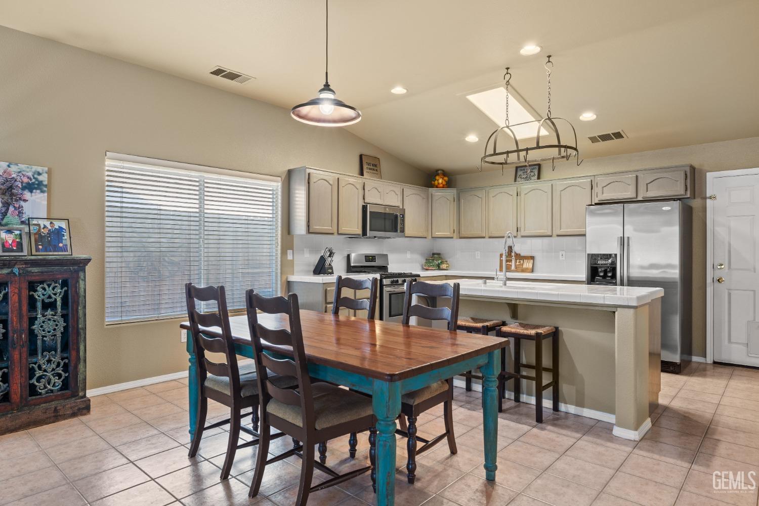 9804 Balvanera Avenue