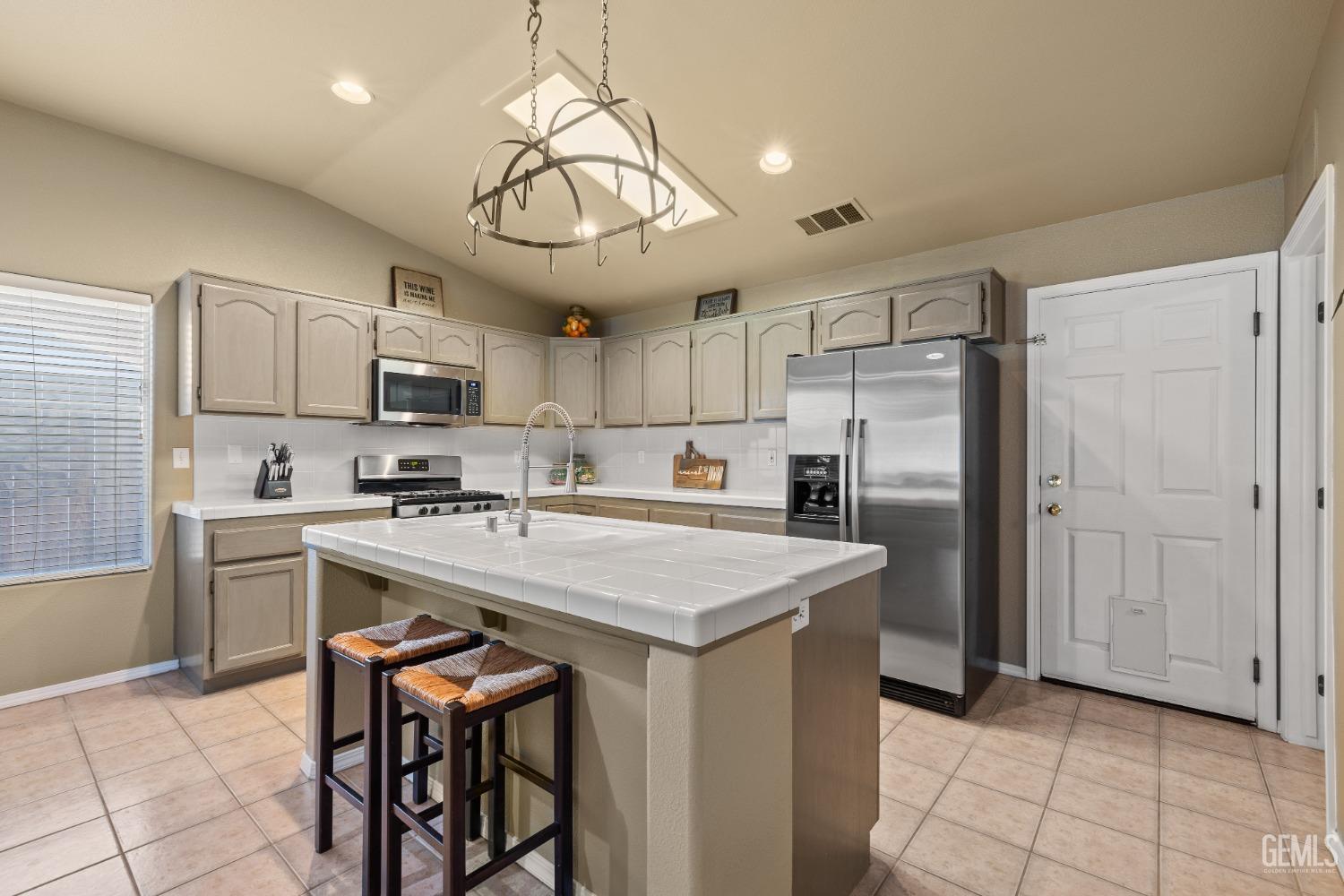 9804 Balvanera Avenue