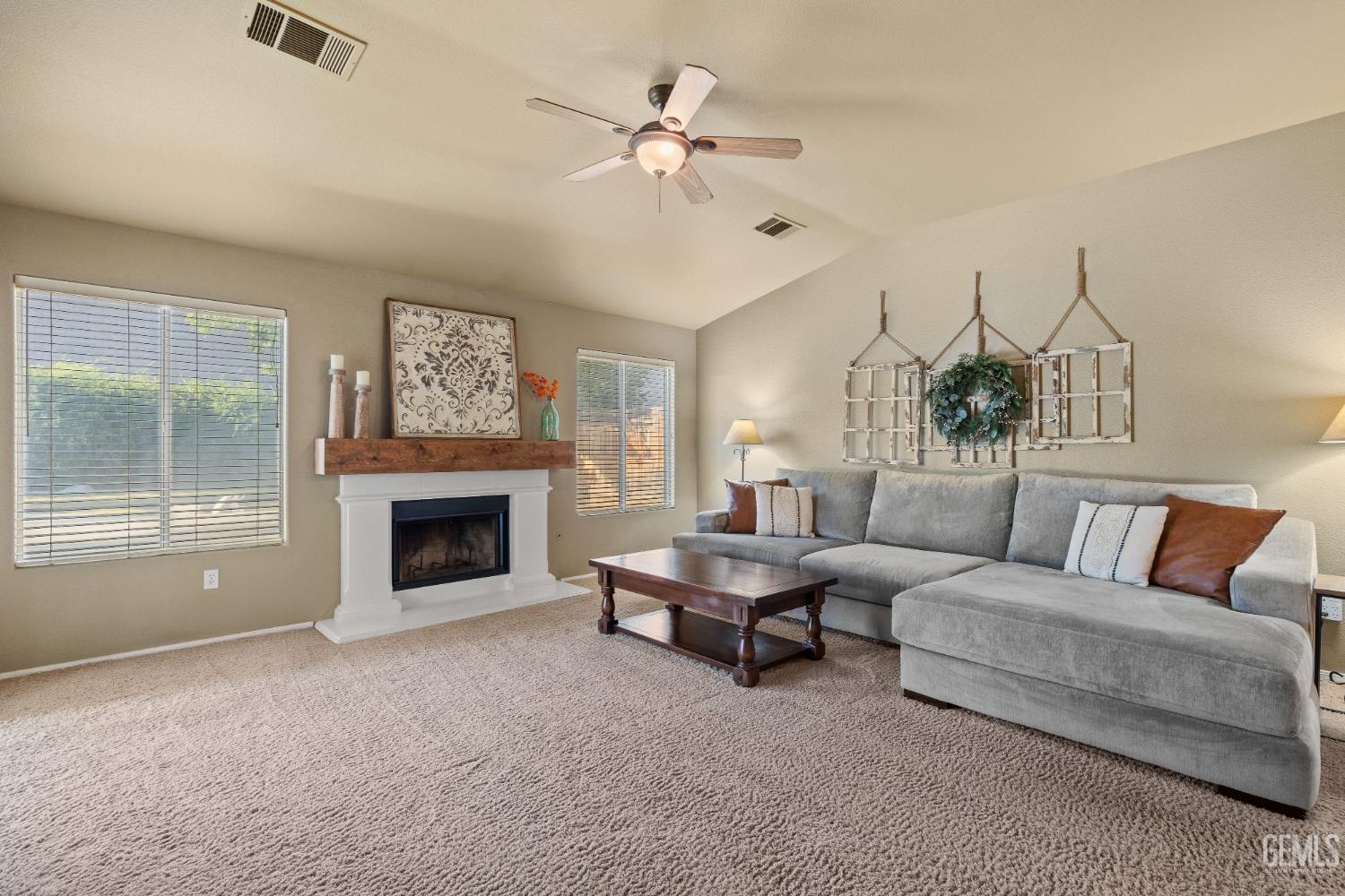 9804 Balvanera Avenue