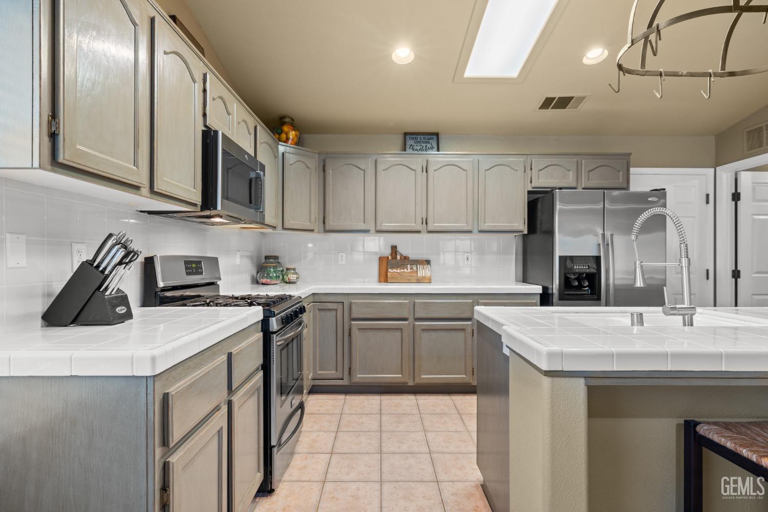 9804 Balvanera Avenue