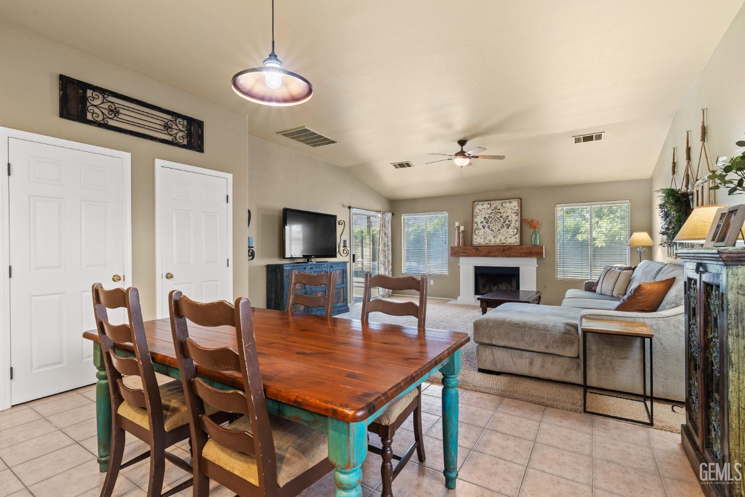 9804 Balvanera Avenue