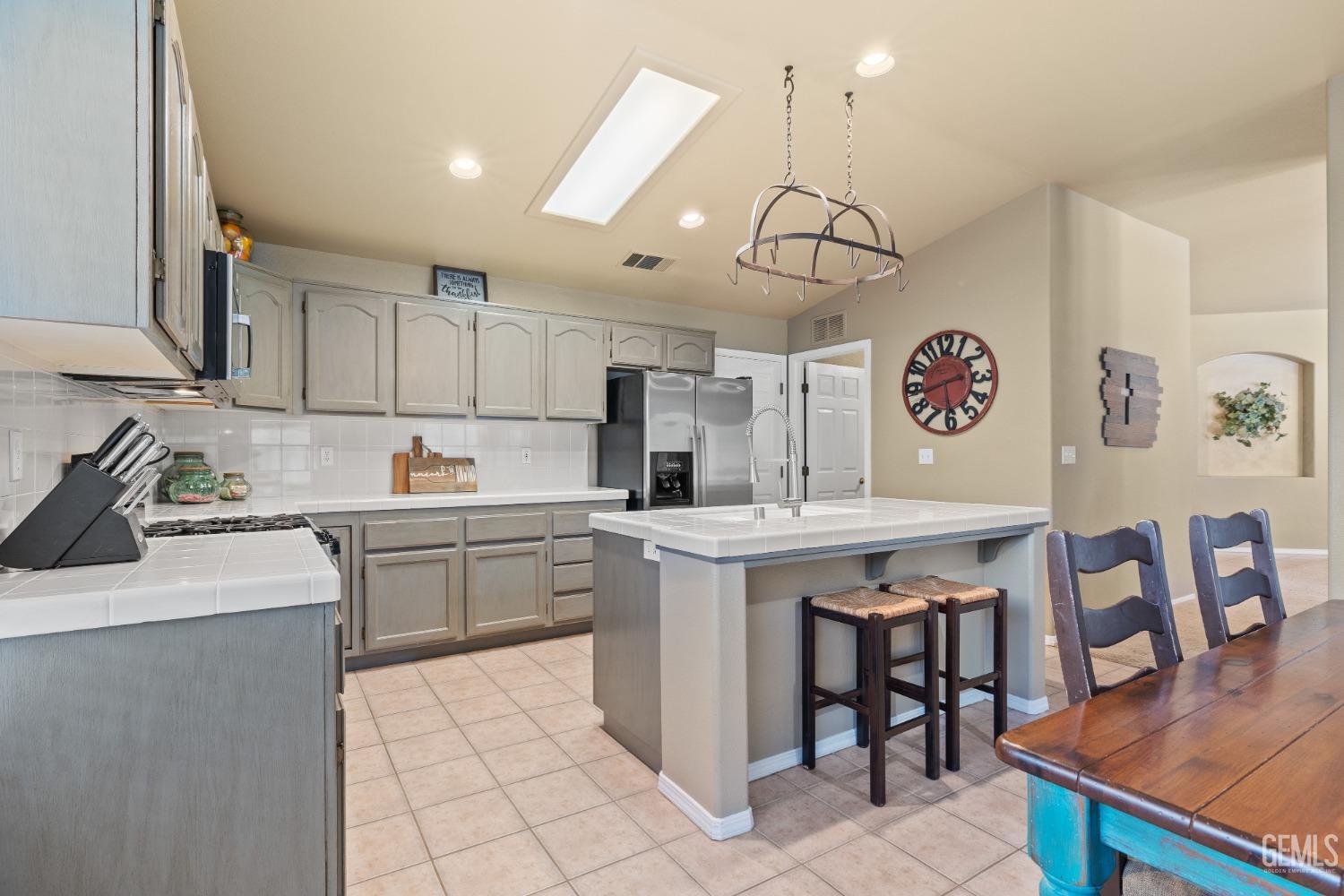 9804 Balvanera Avenue