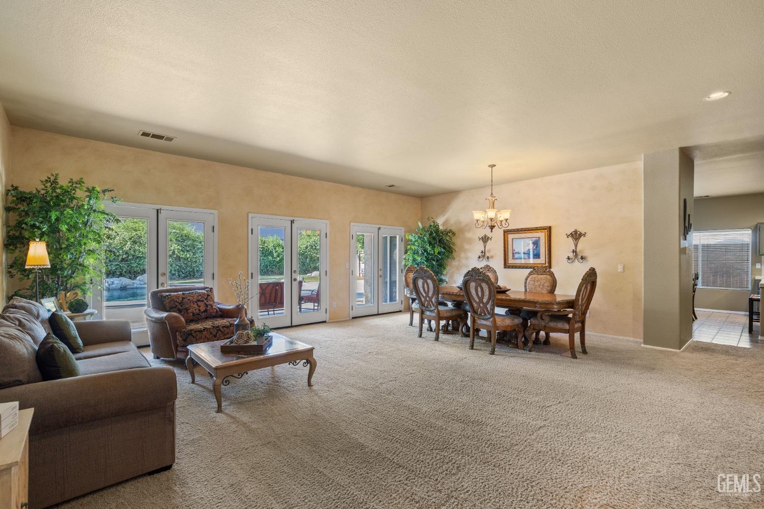 9804 Balvanera Avenue