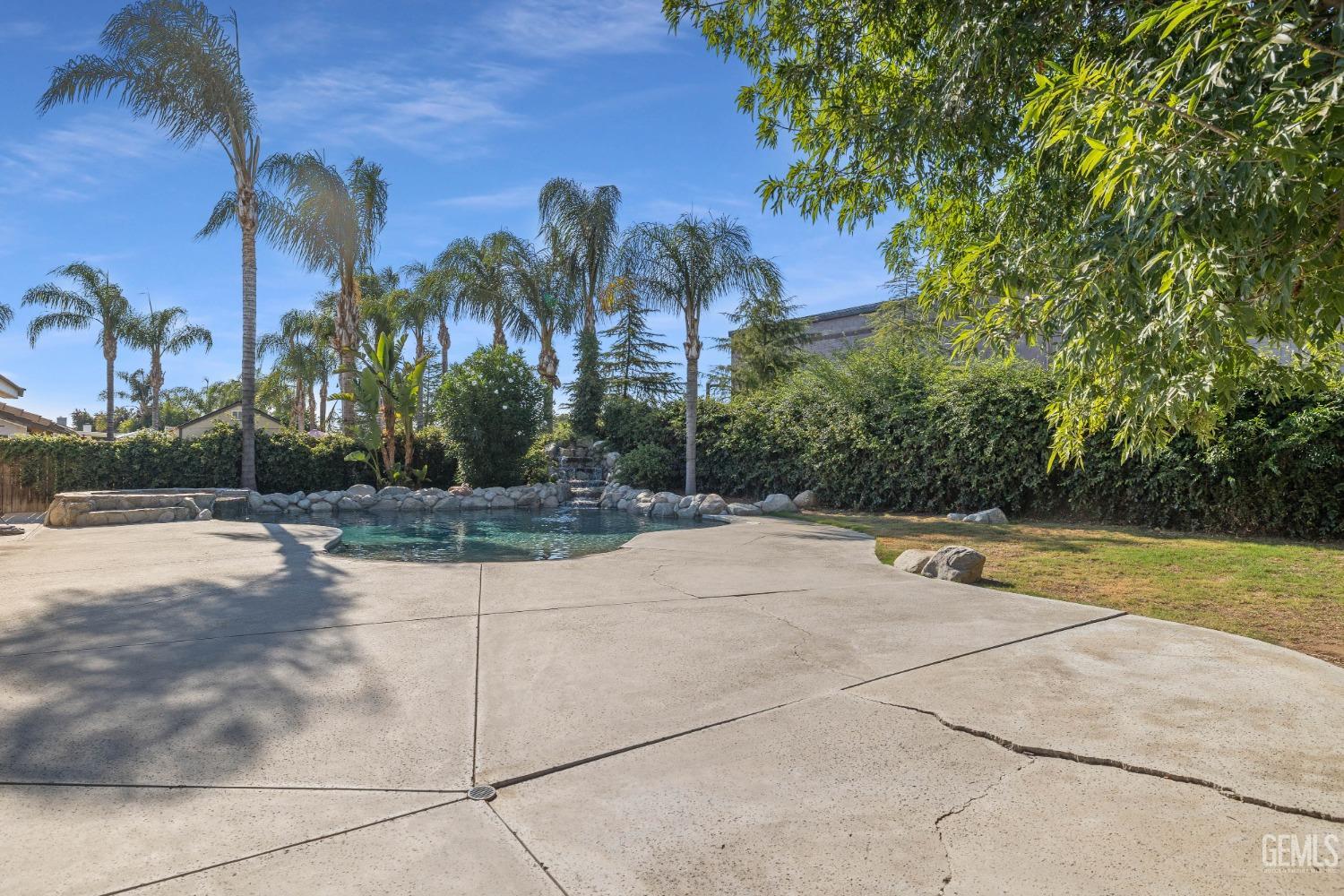 9804 Balvanera Avenue