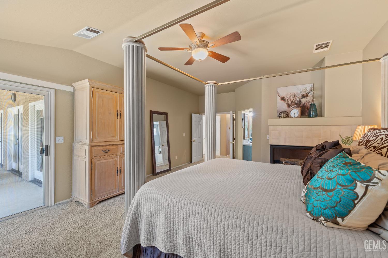 9804 Balvanera Avenue