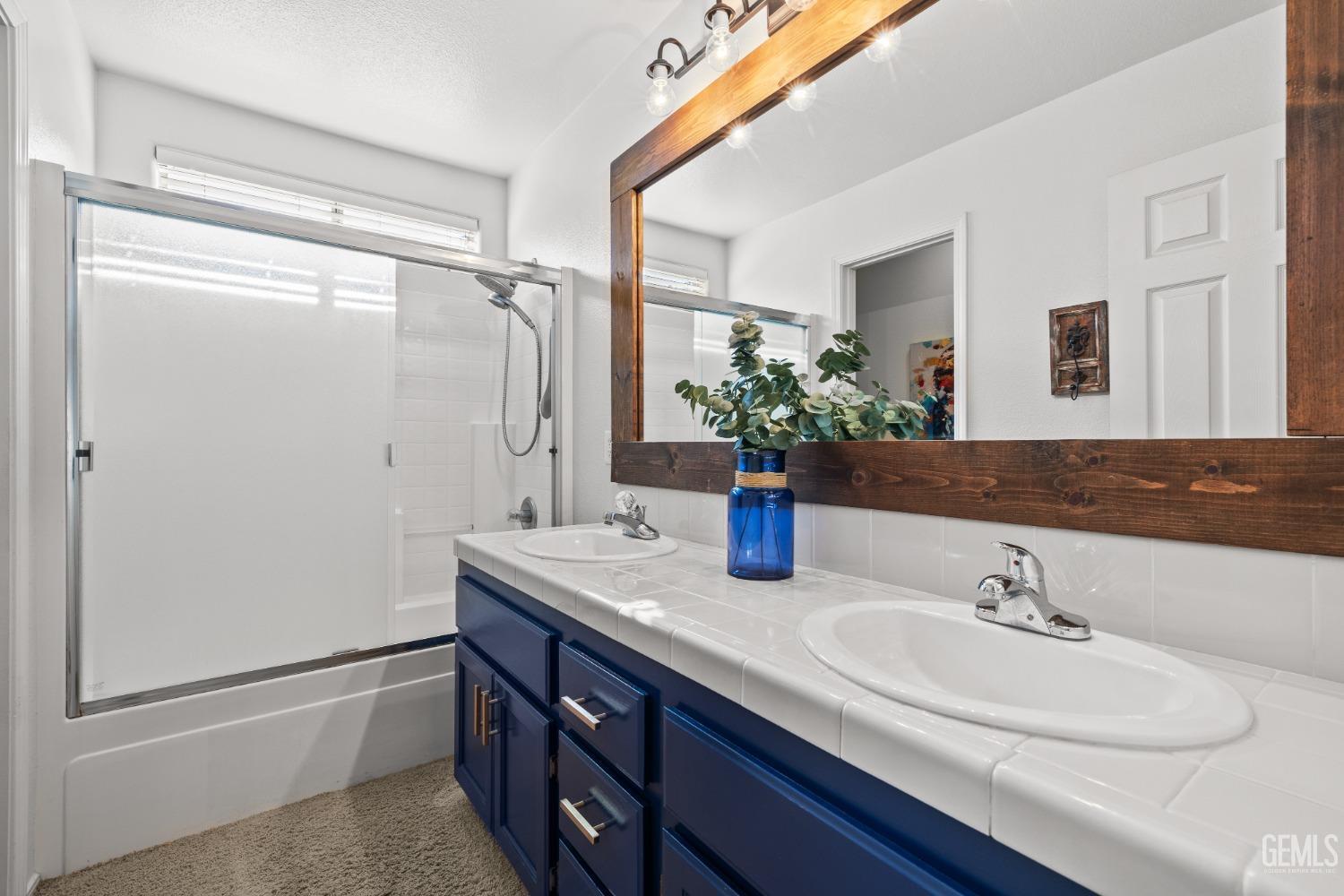 9804 Balvanera Avenue