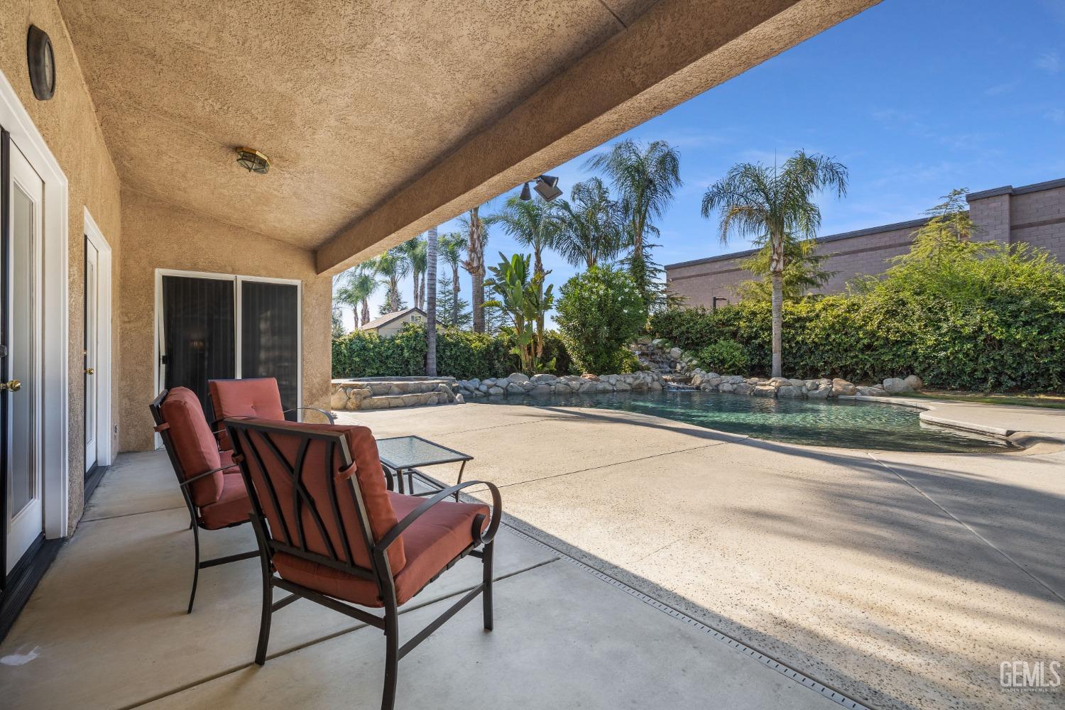 9804 Balvanera Avenue