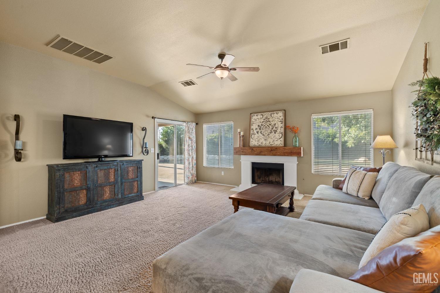 9804 Balvanera Avenue