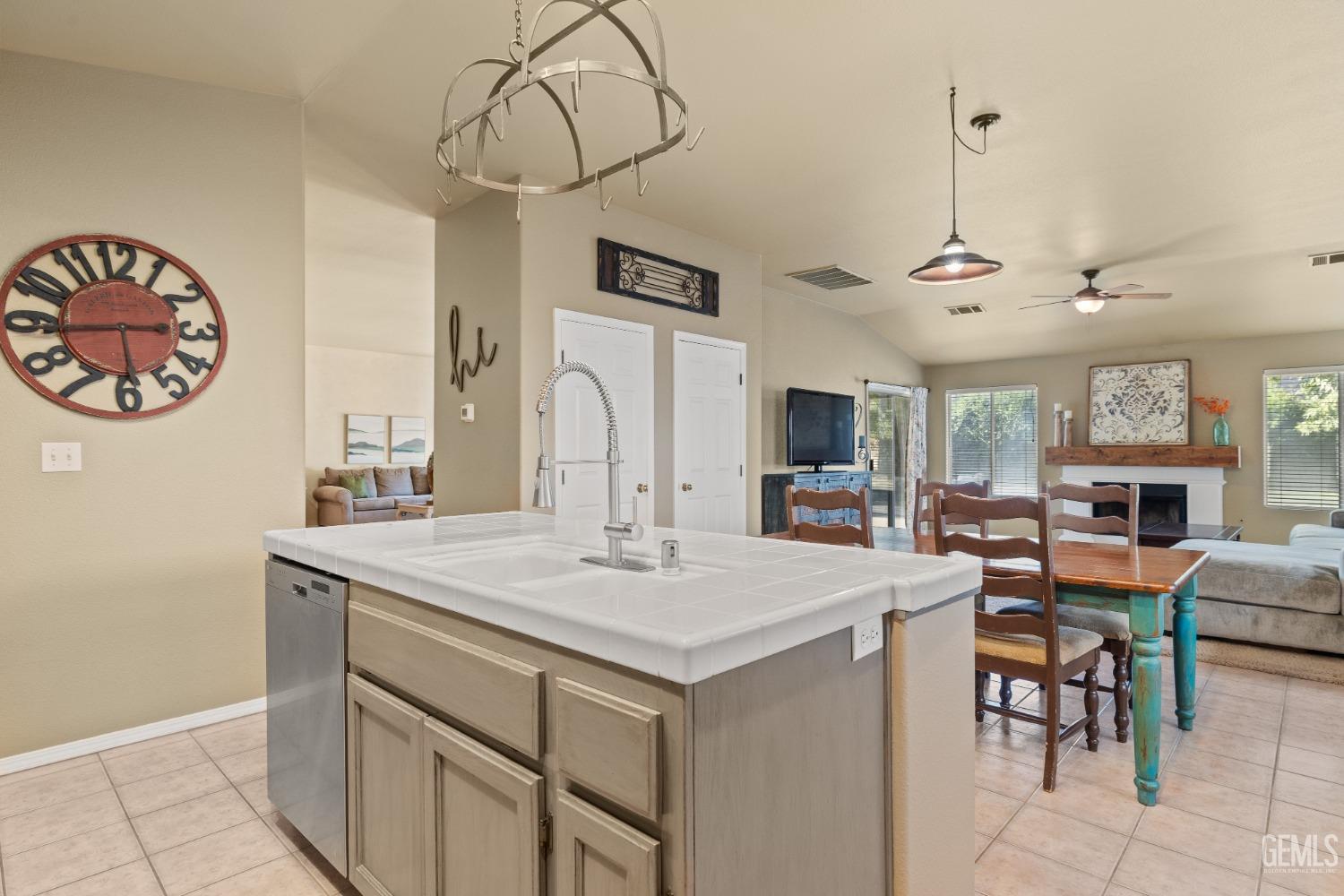 9804 Balvanera Avenue