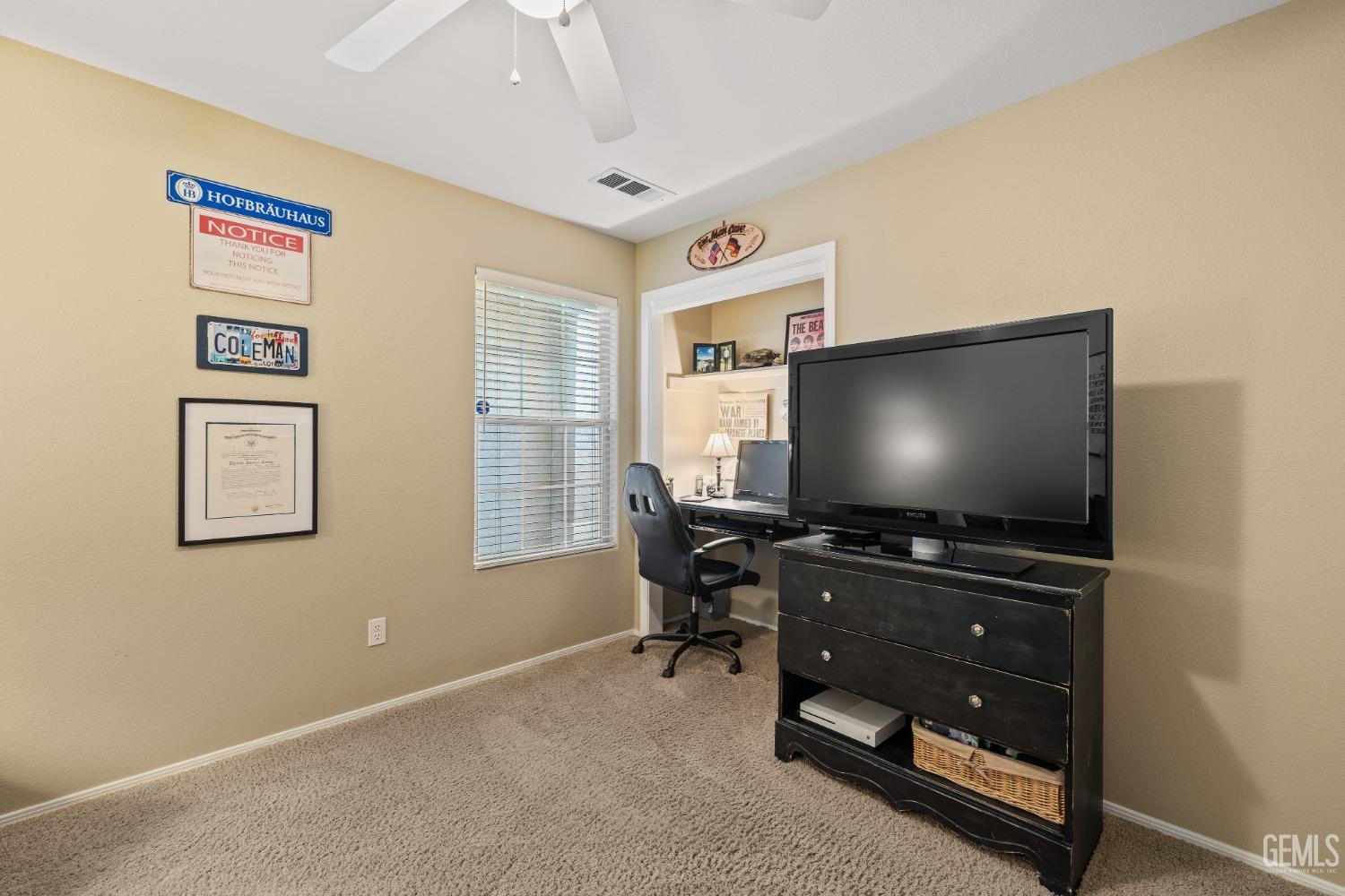 9804 Balvanera Avenue