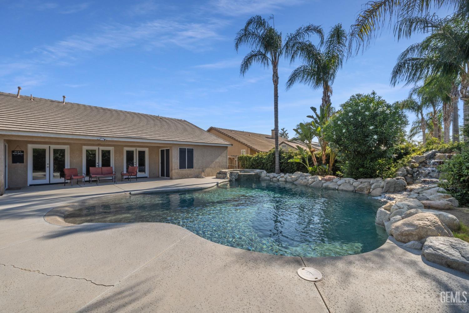 9804 Balvanera Avenue