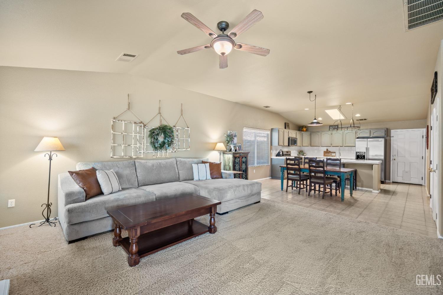 9804 Balvanera Avenue