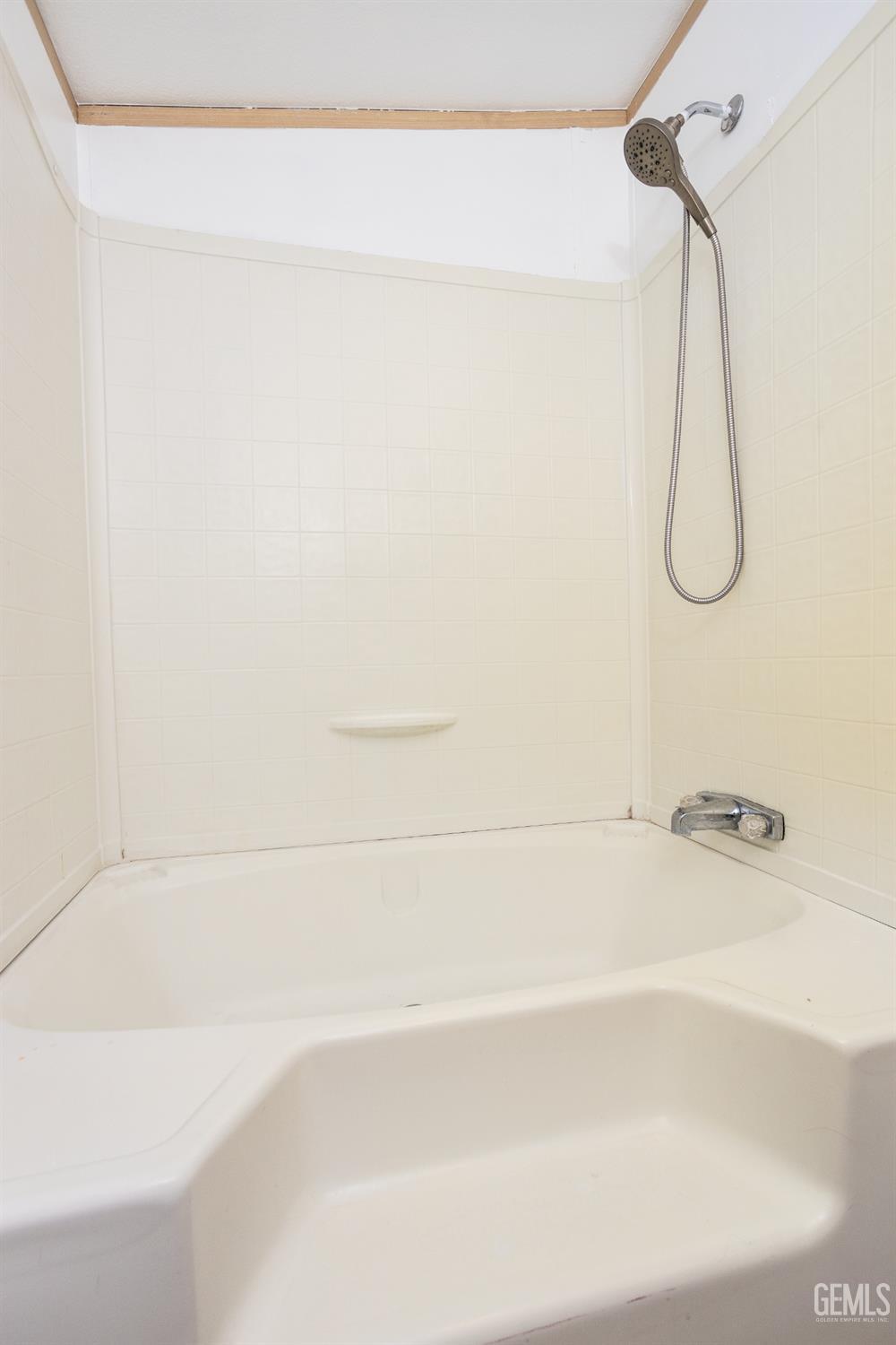 4401 Hughes Lane Unit: 18