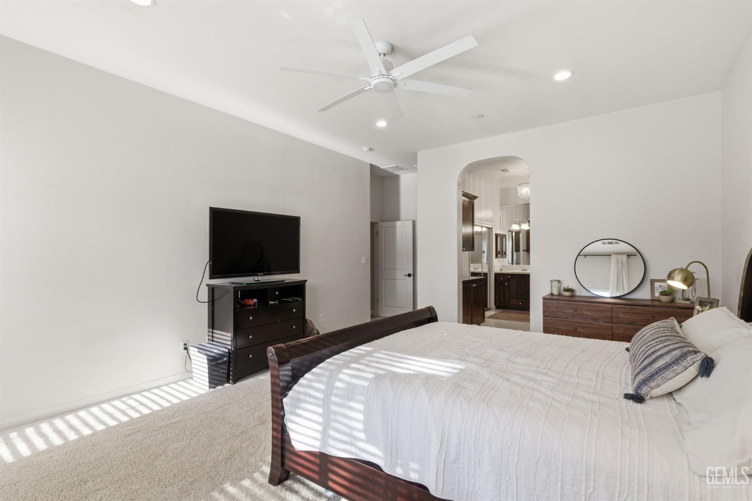 6113 Dartmoor Wood Avenue