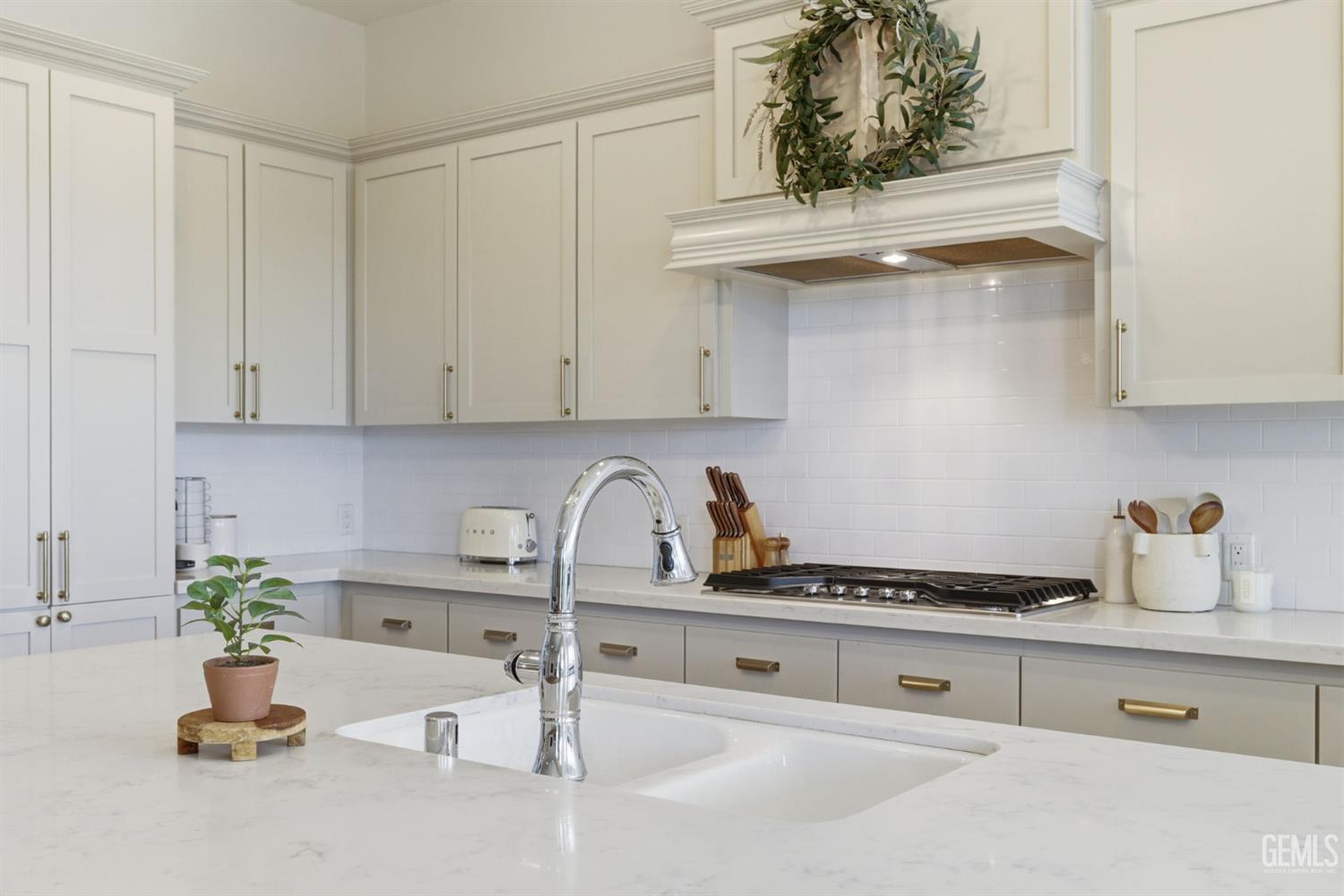 6113 Dartmoor Wood Avenue