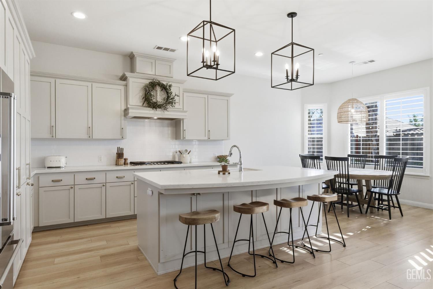 6113 Dartmoor Wood Avenue