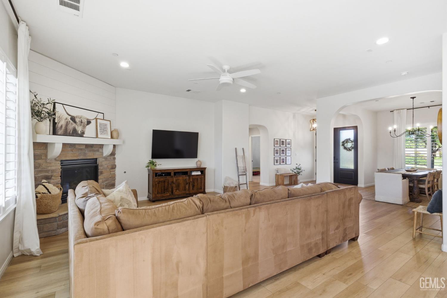 6113 Dartmoor Wood Avenue