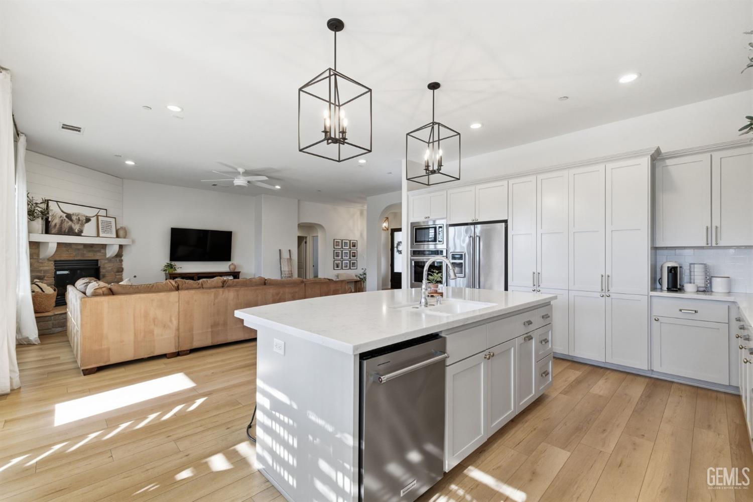 6113 Dartmoor Wood Avenue