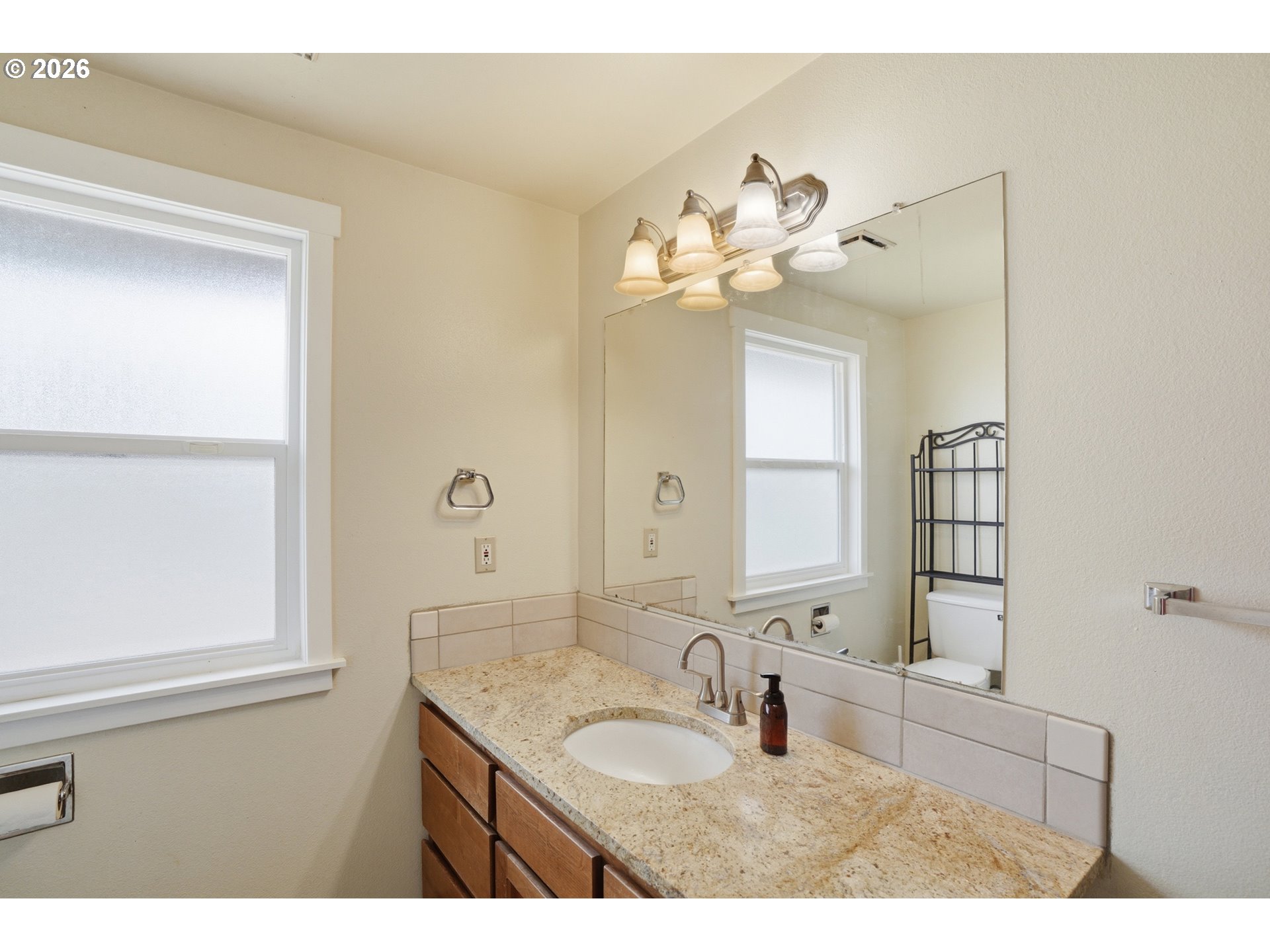 5304 NE 84TH LOOP D17