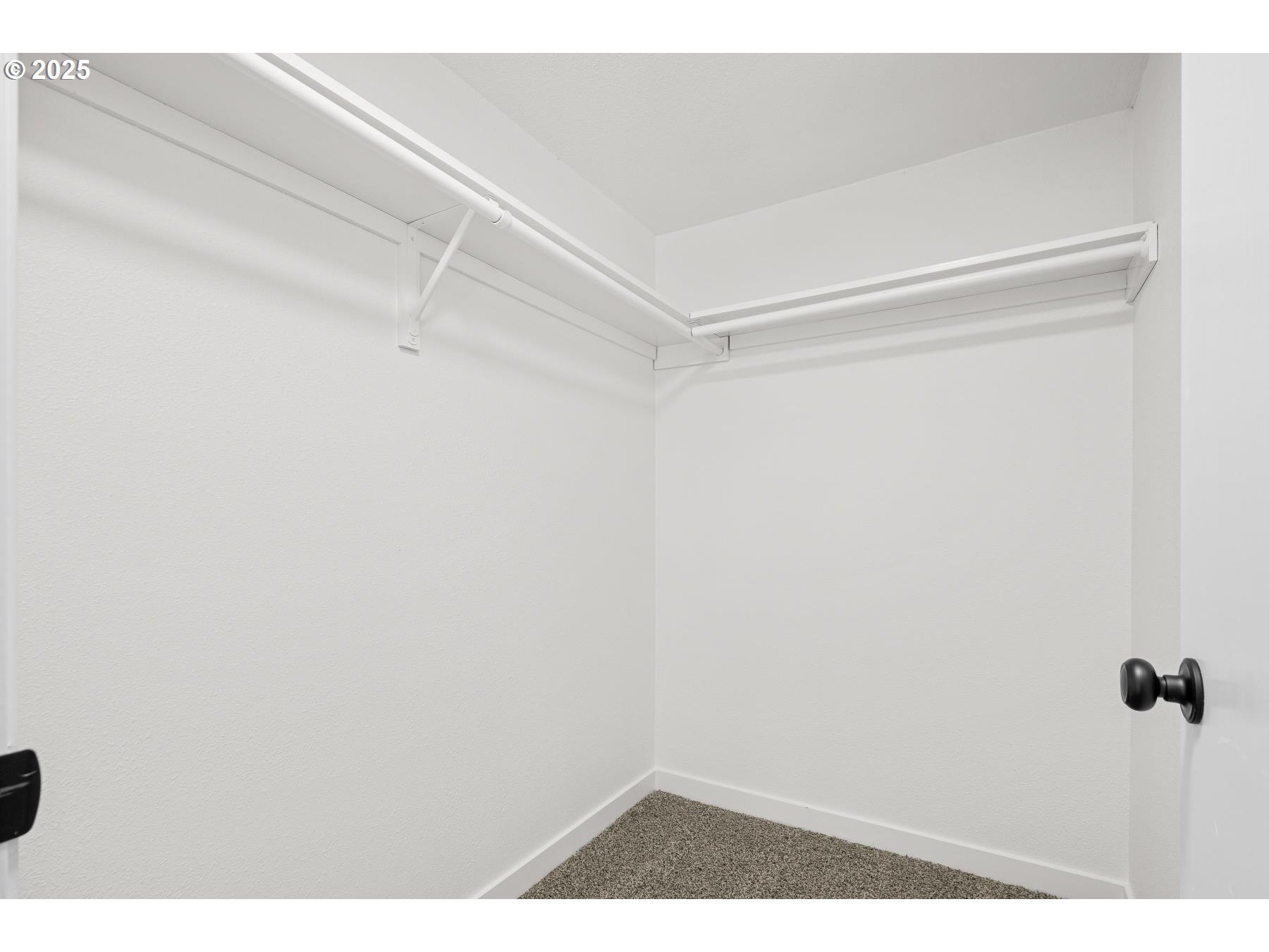 409 RIDINGS AVE