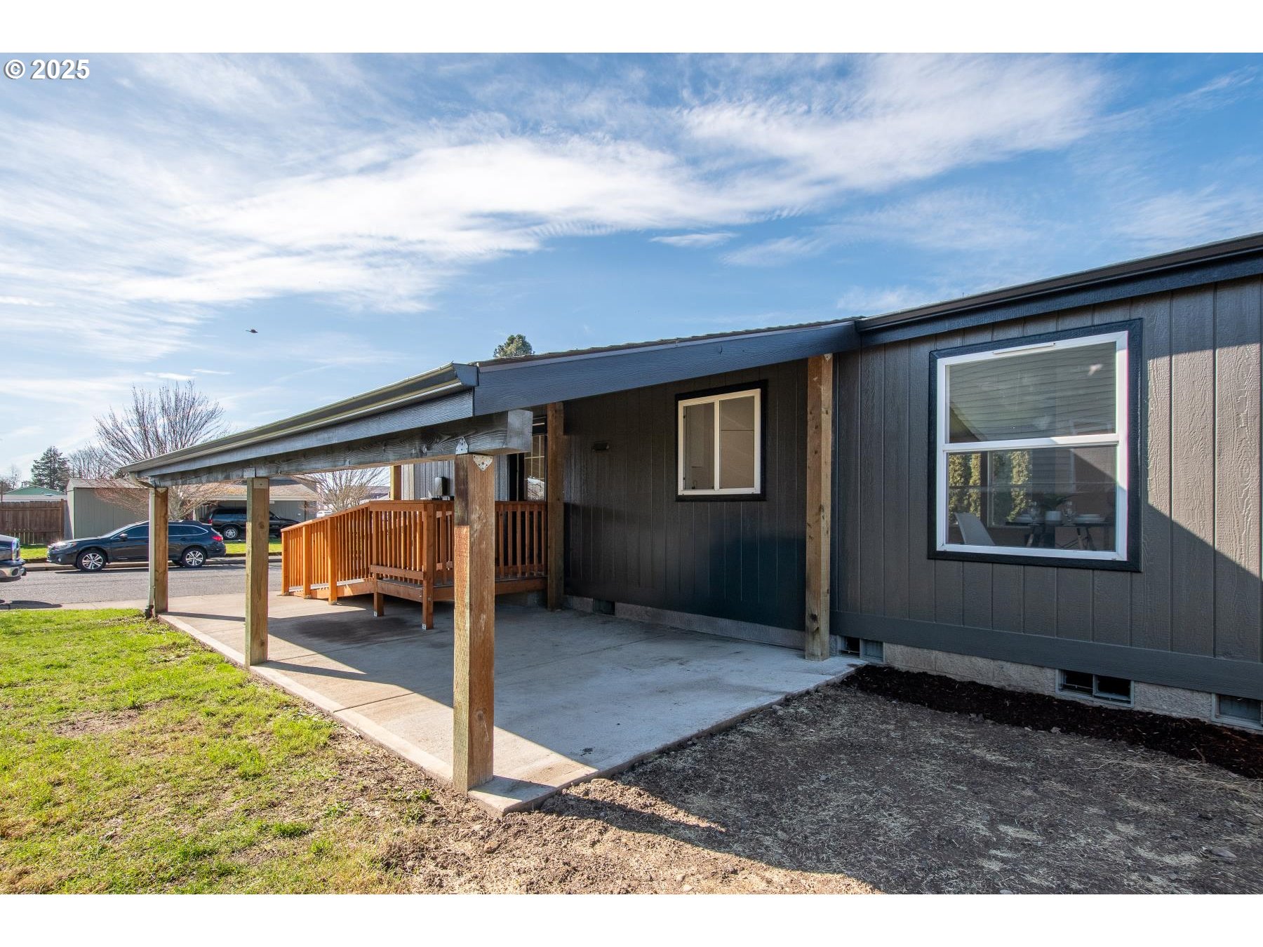 409 RIDINGS AVE
