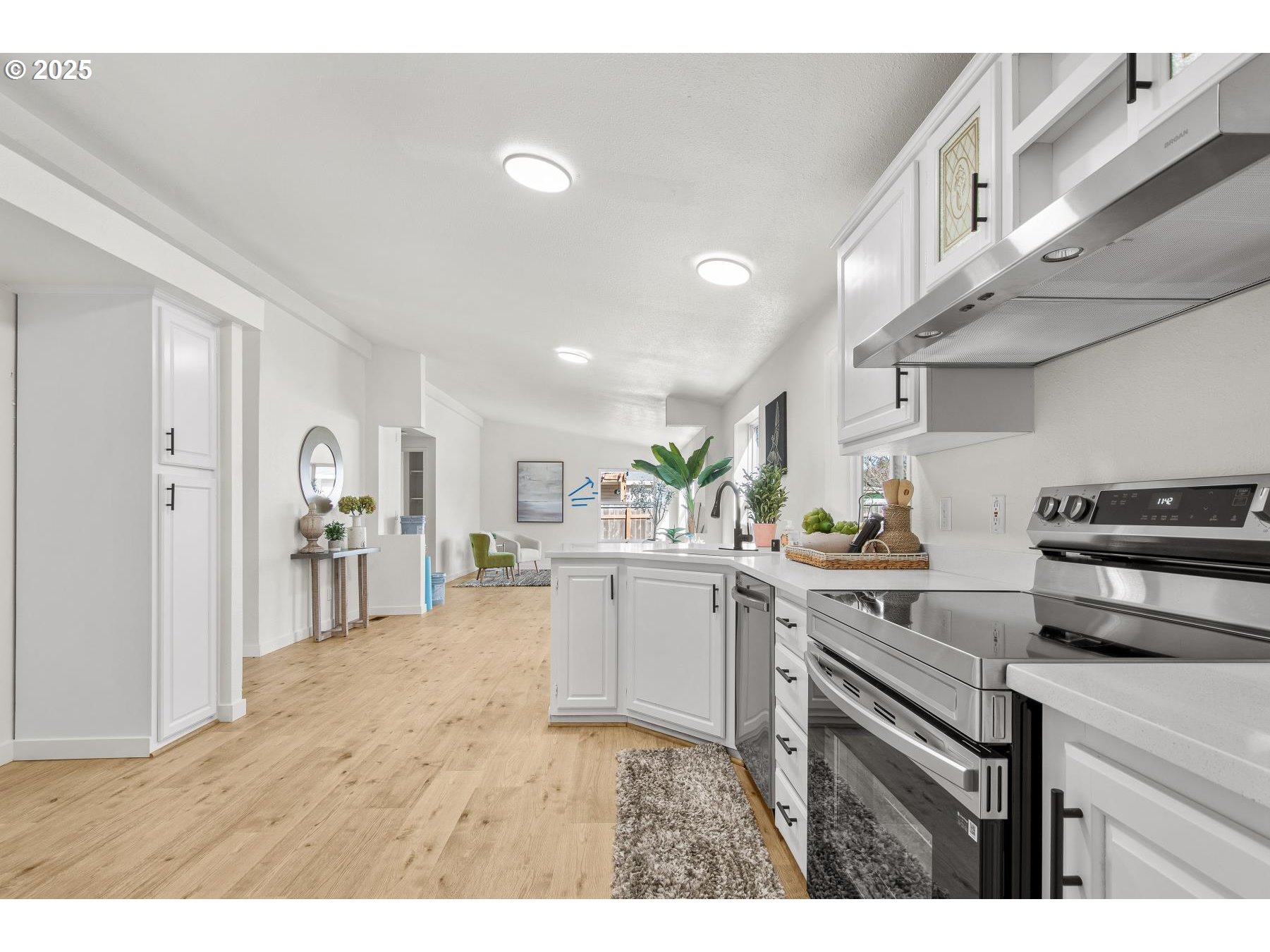 409 RIDINGS AVE