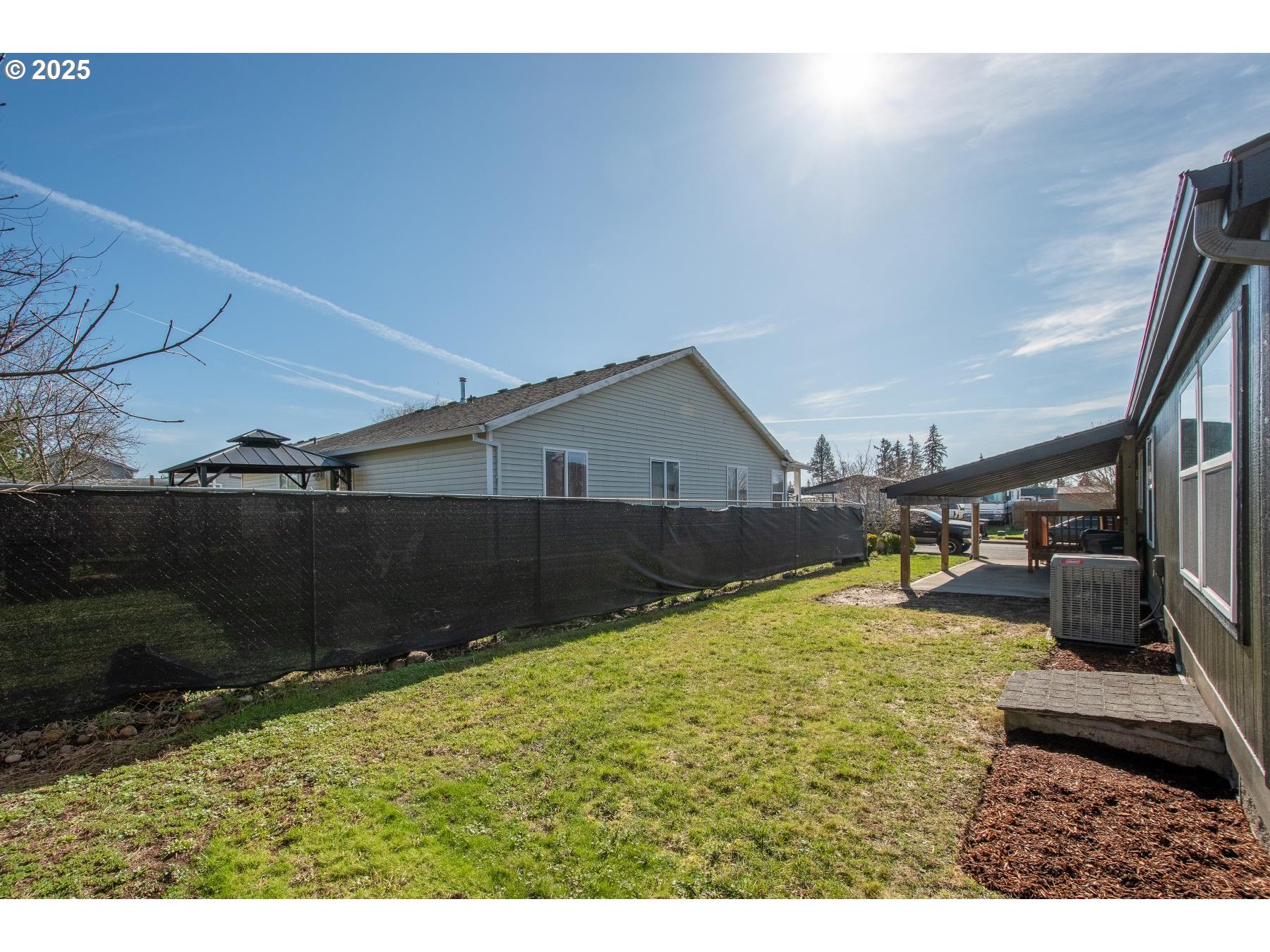 409 RIDINGS AVE
