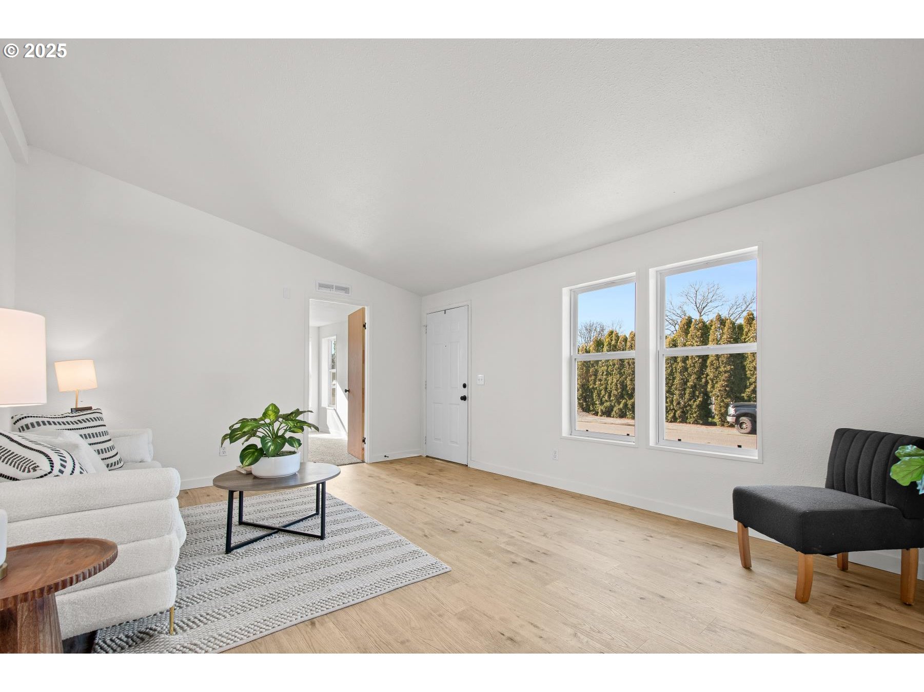 409 RIDINGS AVE