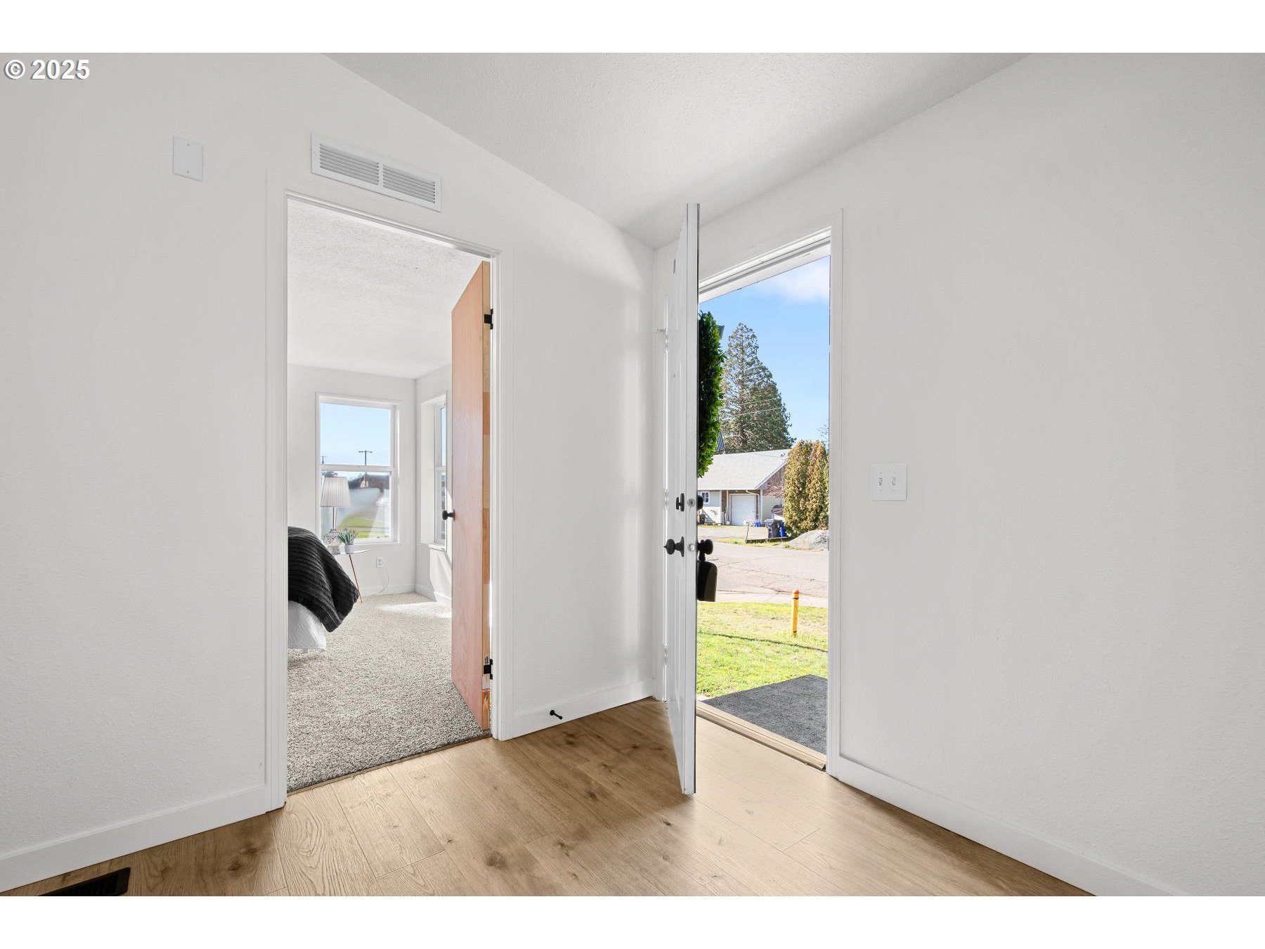 409 RIDINGS AVE