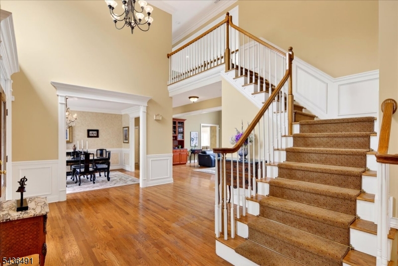 3 Raymond Ln