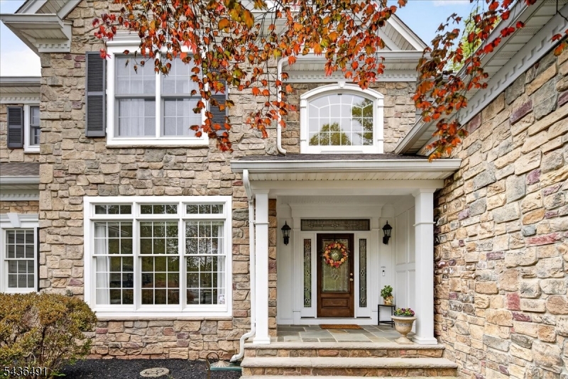 3 Raymond Ln