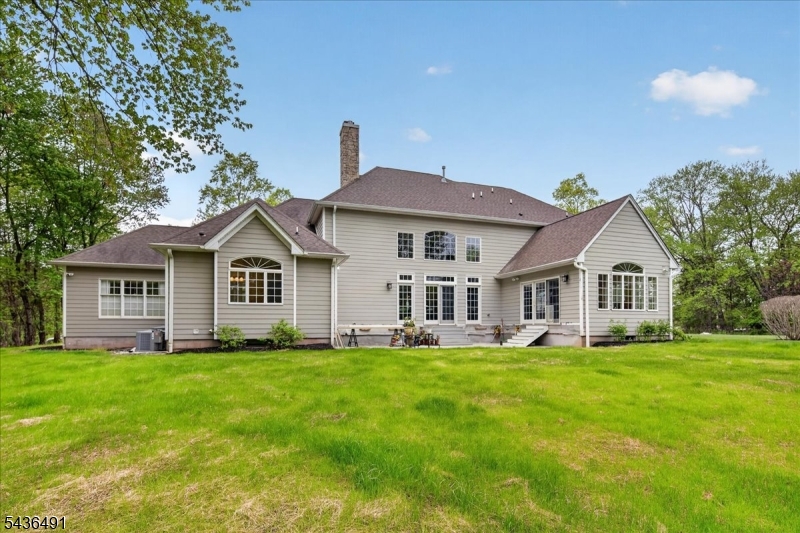 3 Raymond Ln
