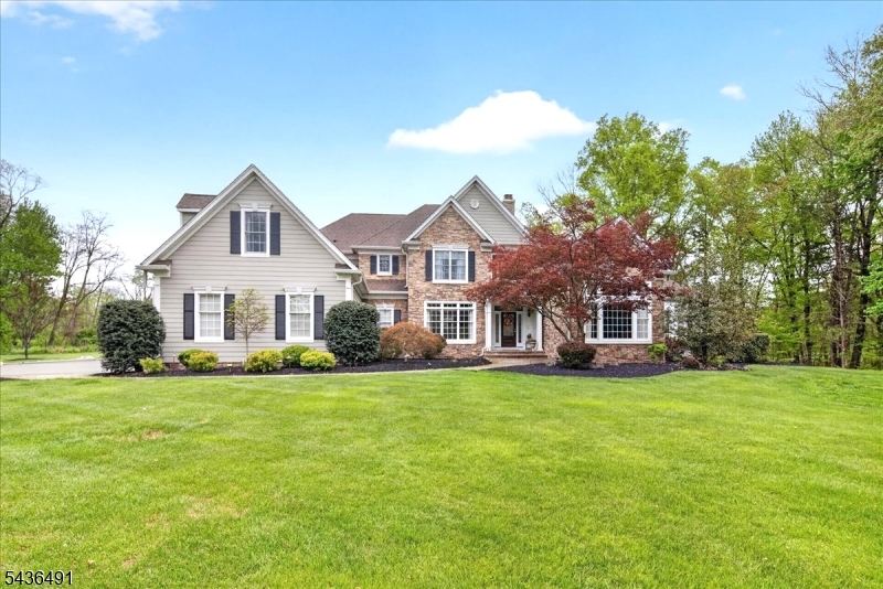 3 Raymond Ln